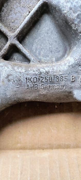 Łapa napinacza i sprężarki klimatyzacji VW Skoda Audi seat