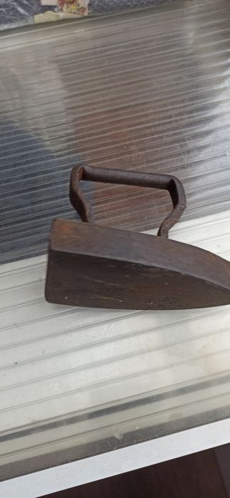 Утюг дореволюционной маленький