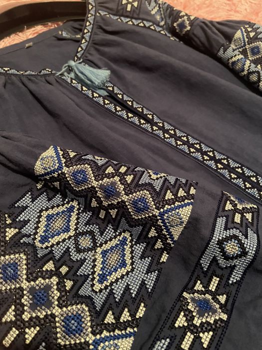 Плаття вишиване