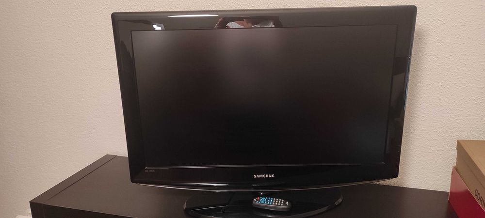 TV Samsung com 31,5 polegadas de ecrã