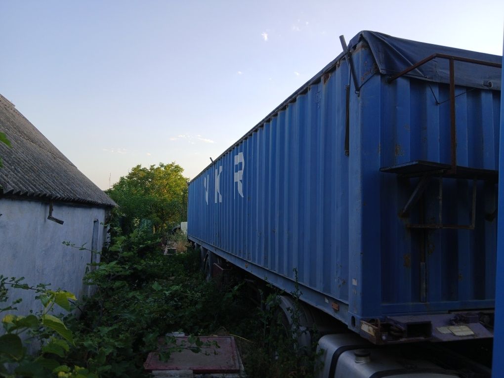 Продам заводський контейнеровоз