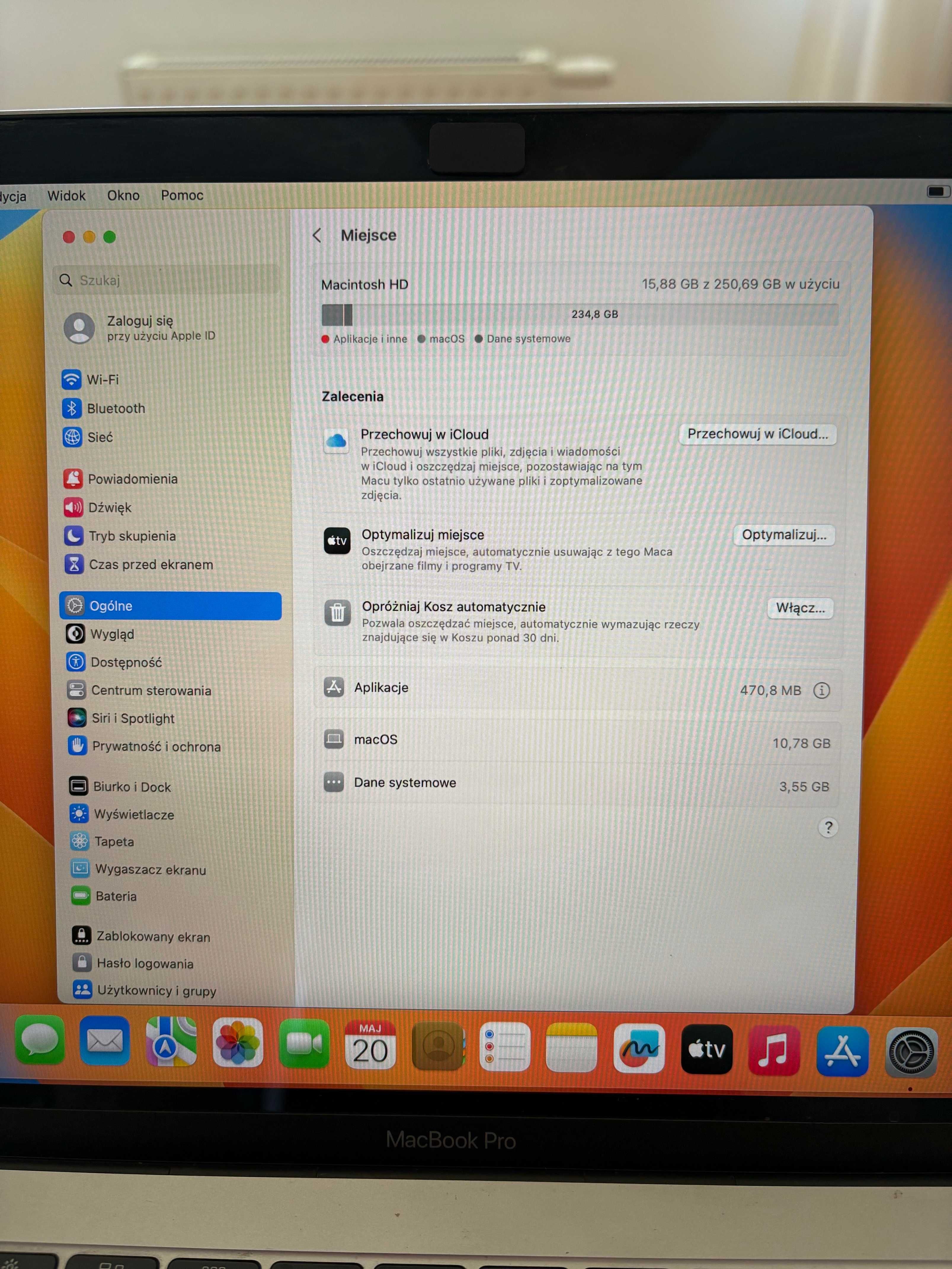 Apple MacBook Pro 13 (2017) – 16 GB RAM, 256 GB SSD