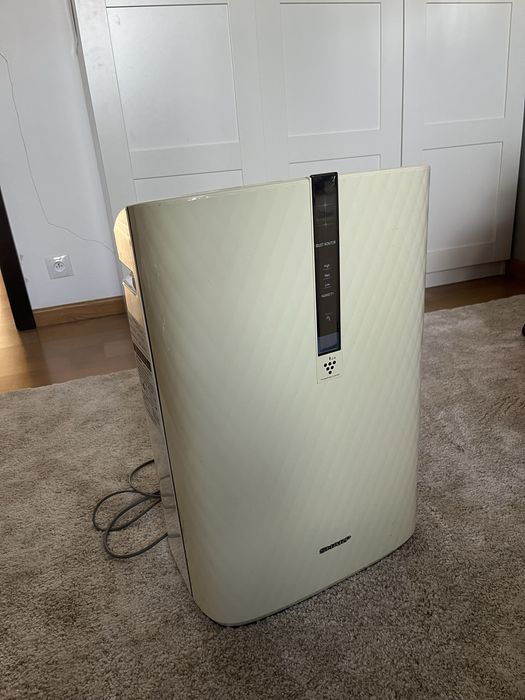 Sharp KC840 - Oczyszczacz z funkcją nawilżania