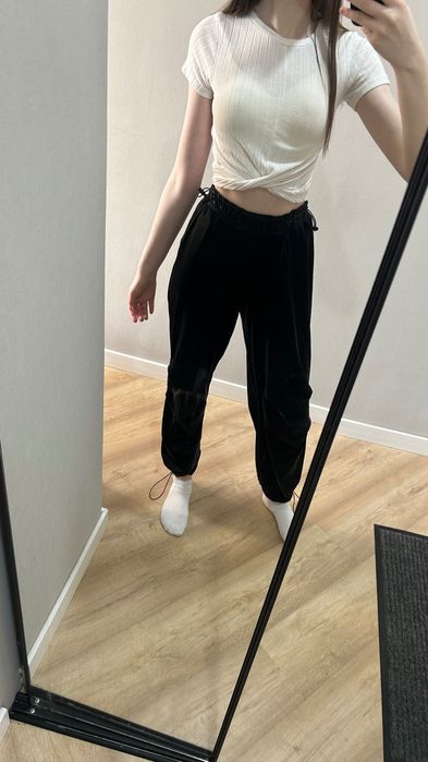 Чорні штани cropp