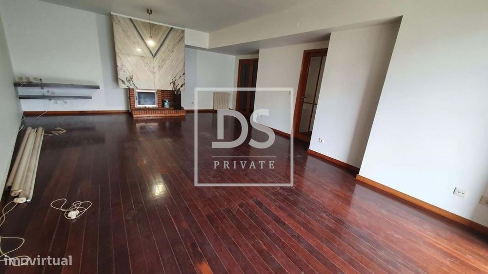 Para Arrendamento - Apartamento T4, Rua do Raio em Braga