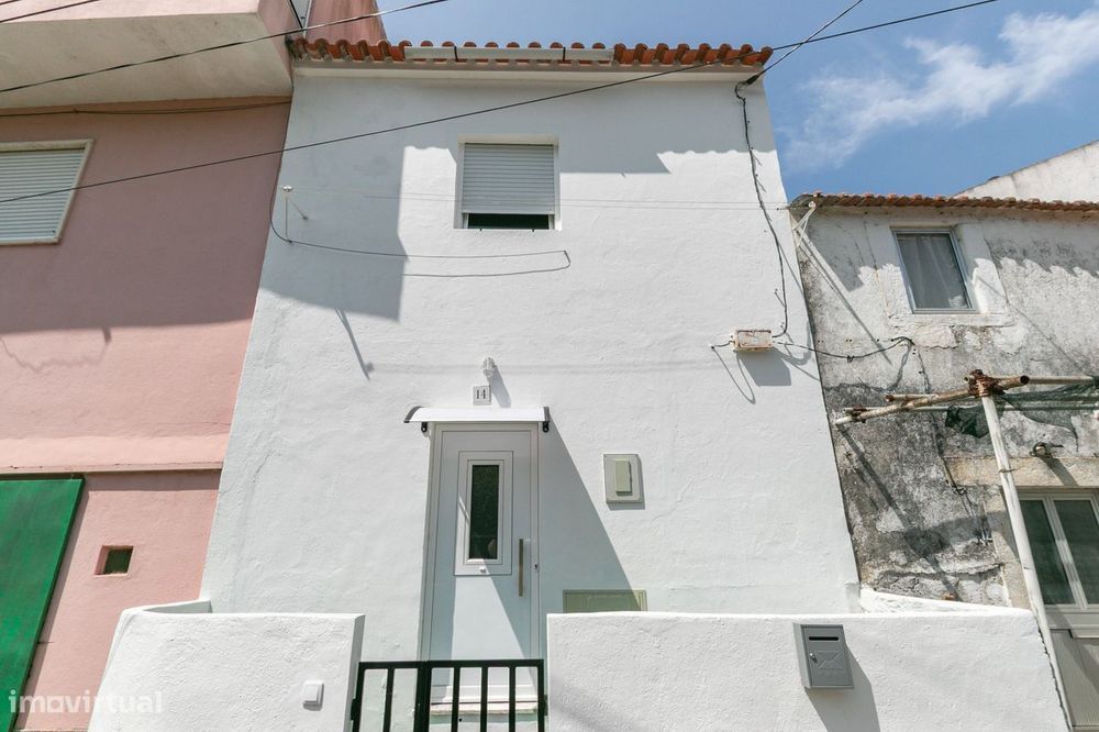 Bucelas | 2 Moradias | T1 E T2 | Oportunidade