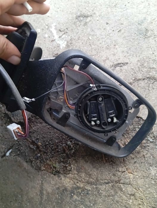 Disponho de algumas peças para a Volvo V40 1.9d