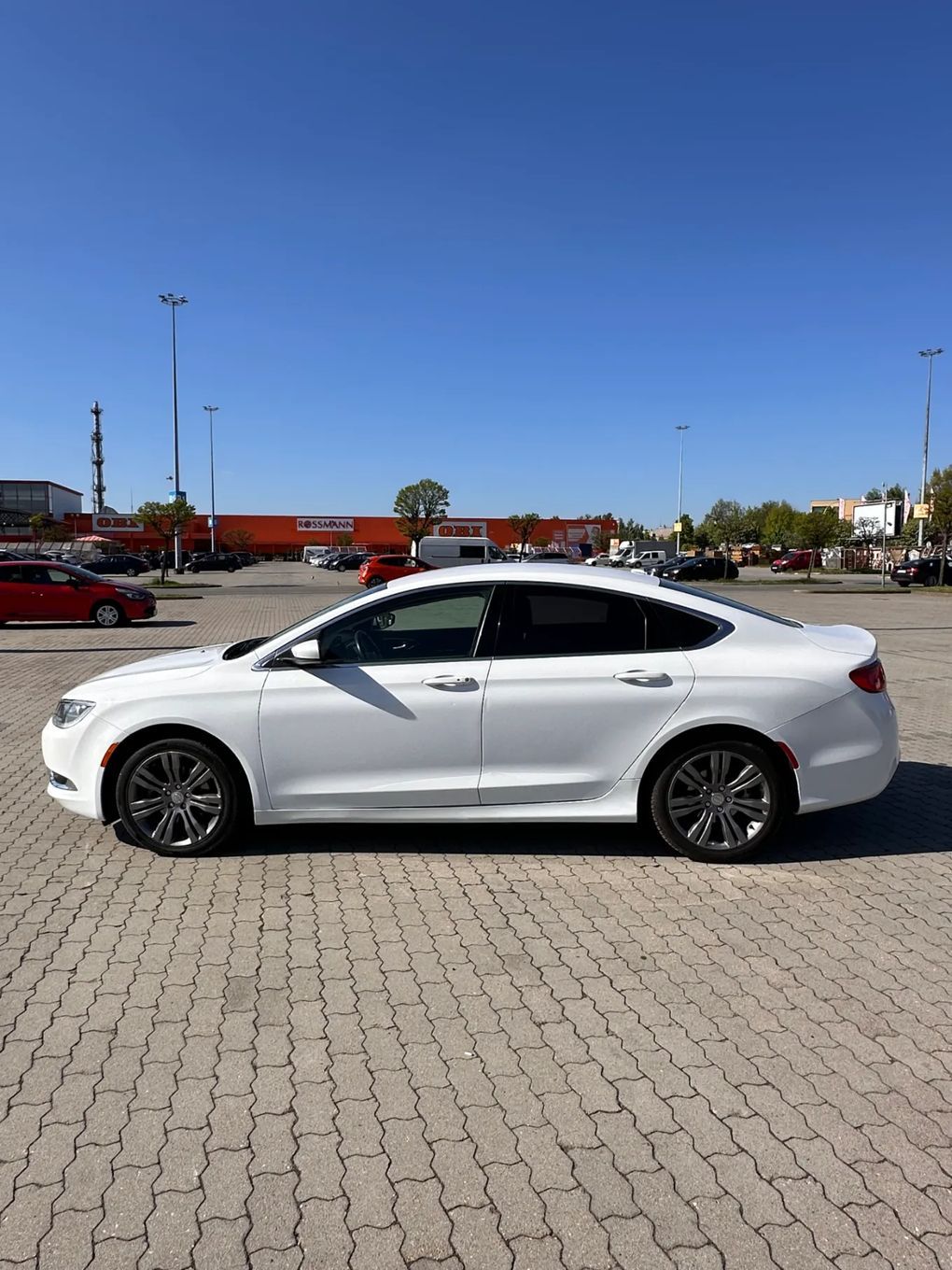 Chrysler 200