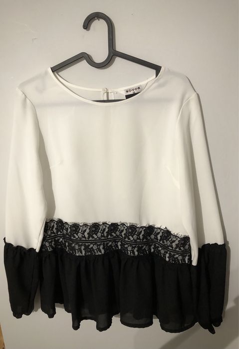 Elegancka bluzka z koronką