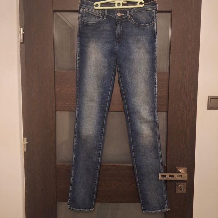 Wrangler spodnie jeansowe damskie
