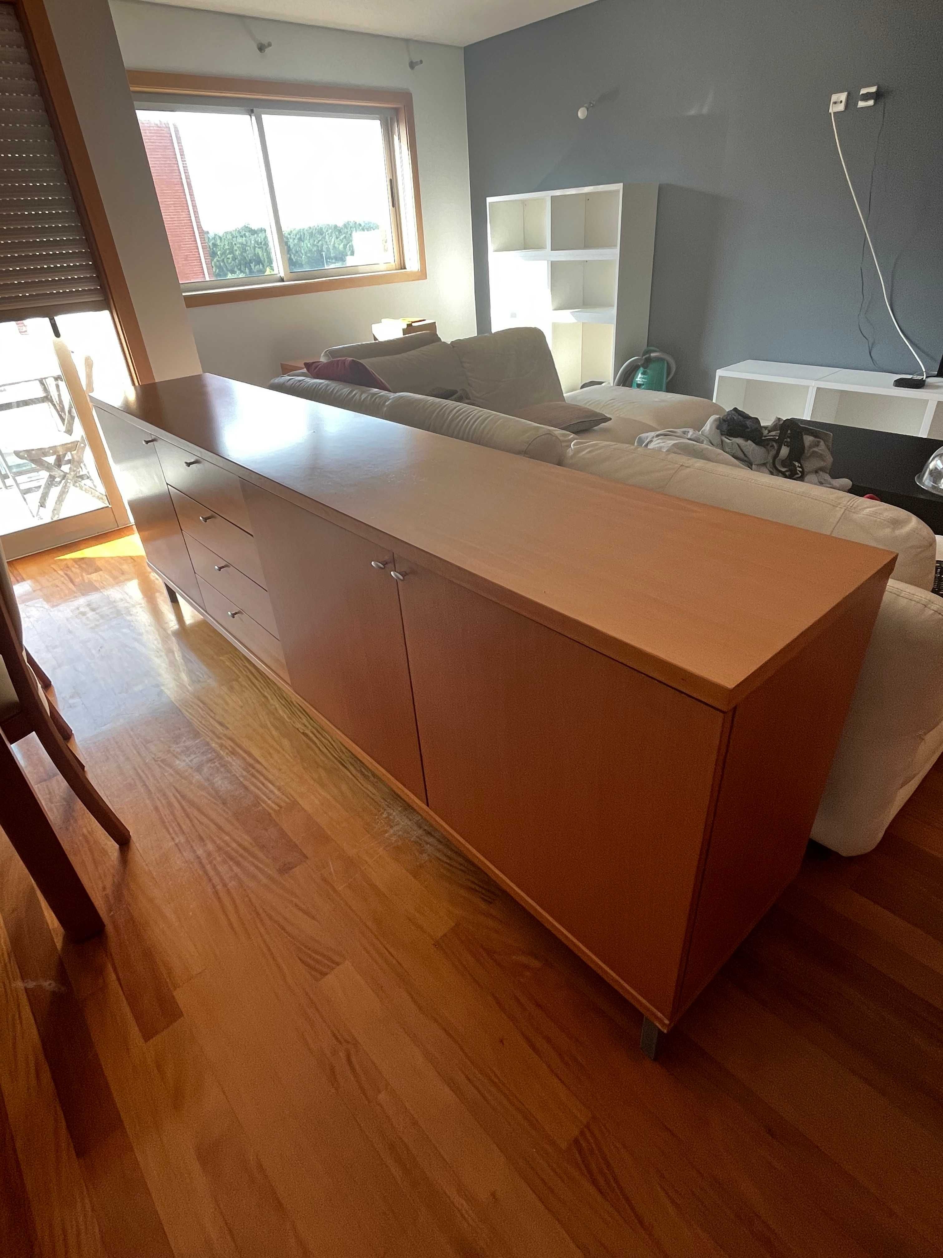 Mobília de Sala - Aparador + Mesa extensível + Cadeiras