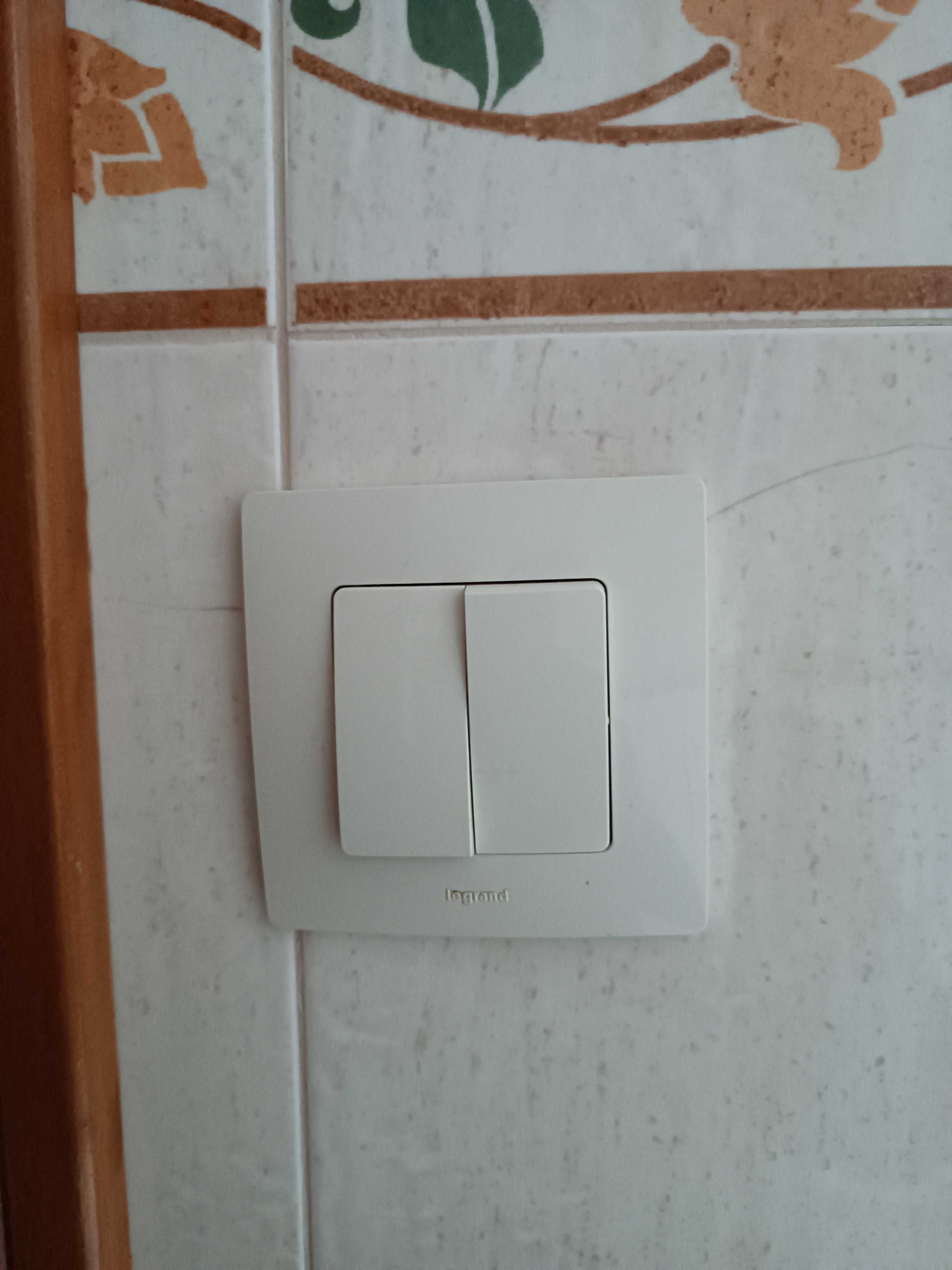 Tomadas  e interruptores elétricos antigos