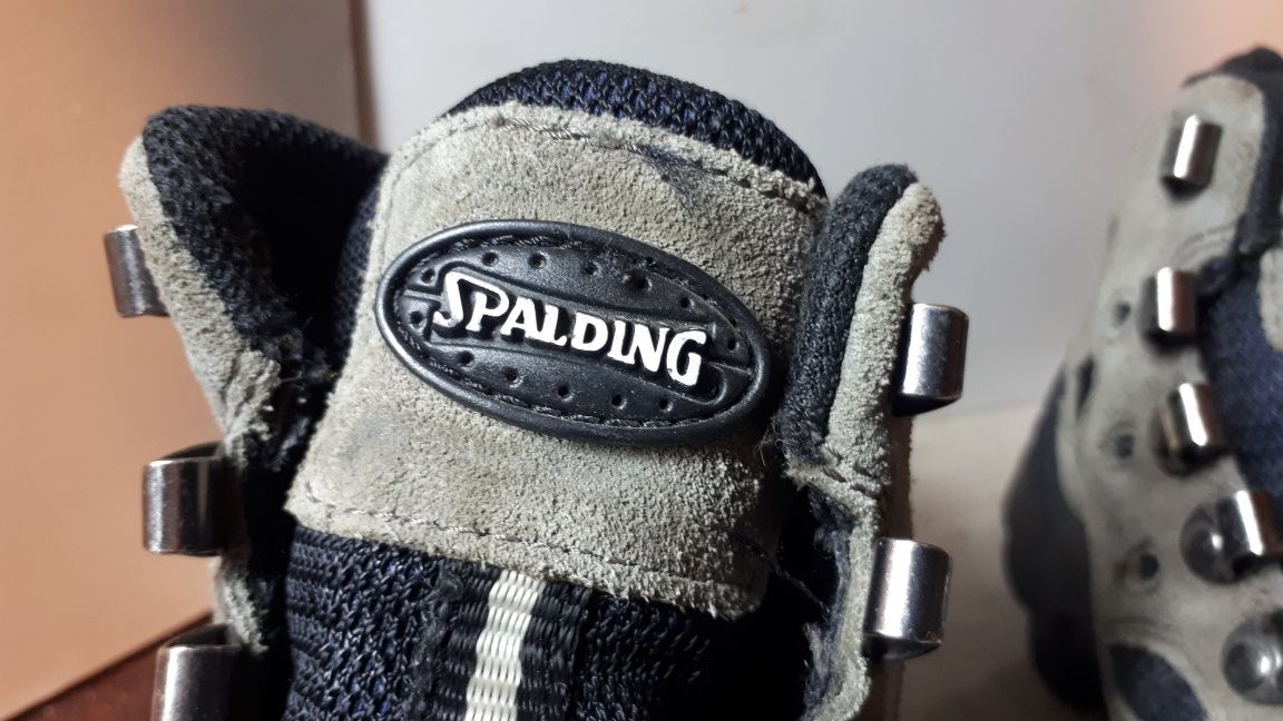 Buty firmy SPALDING