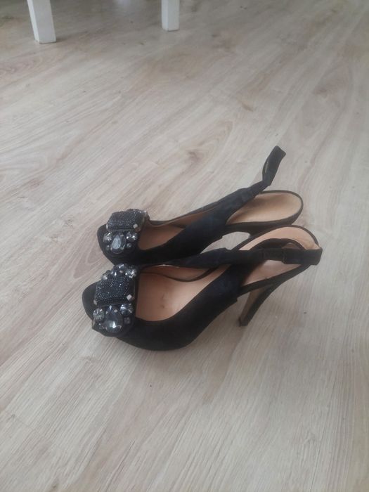 Śliczne sexy czarne szpilki Zara z kamieniami