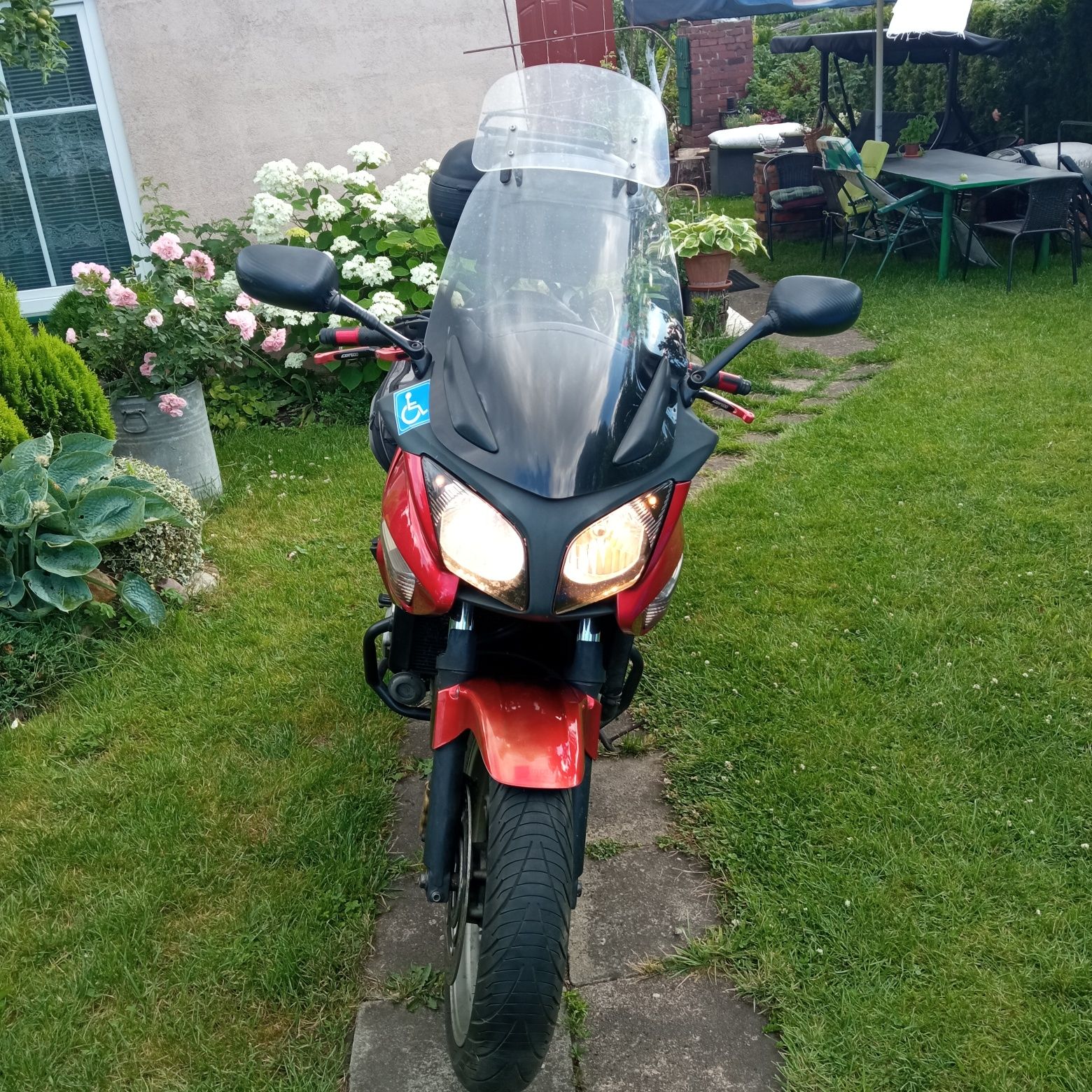 Motocykl Honda CBF 600S czerwony