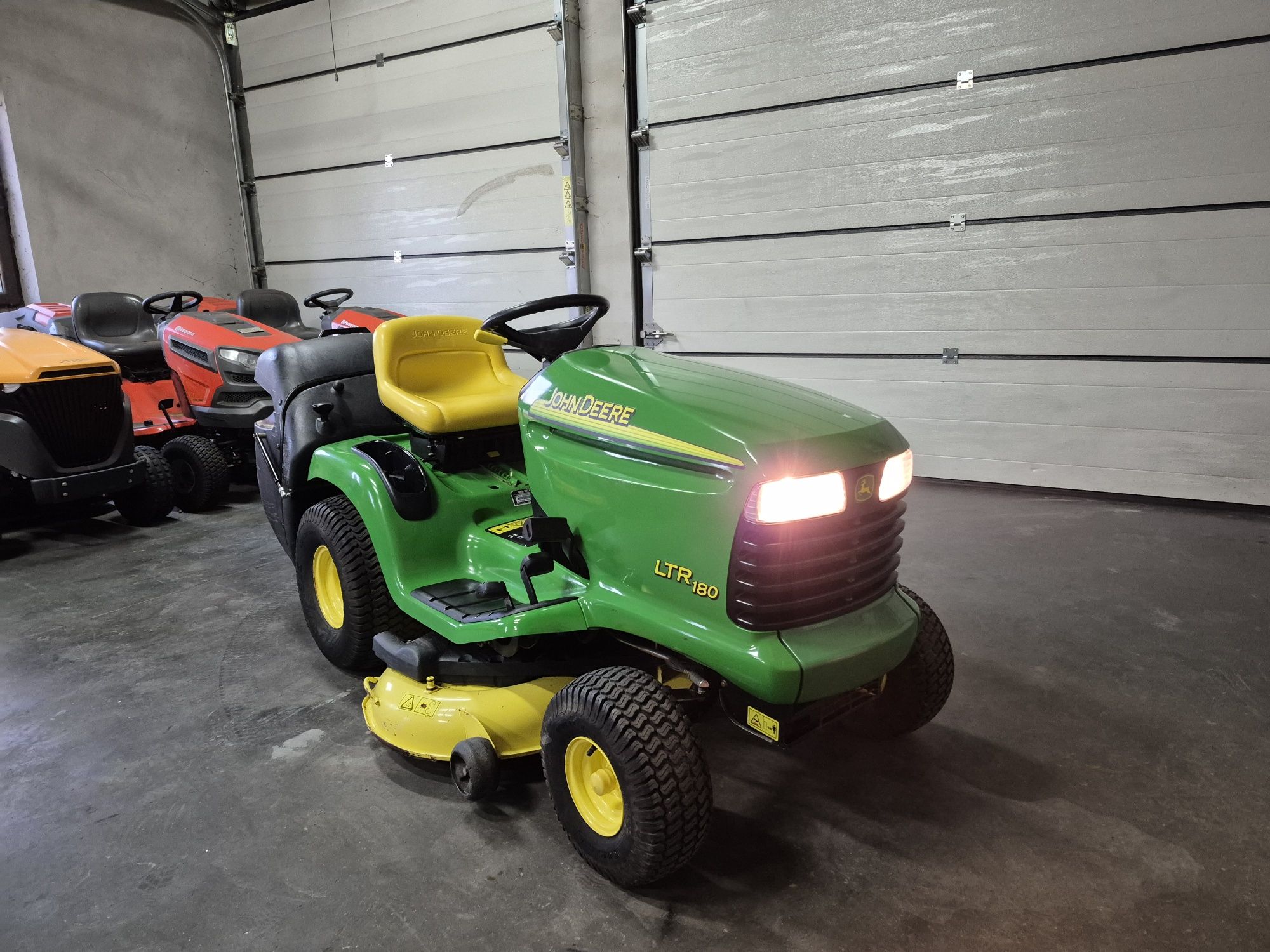 Kosiarka traktorek John Deere ltr 180 kawasaki dwa cylindry.