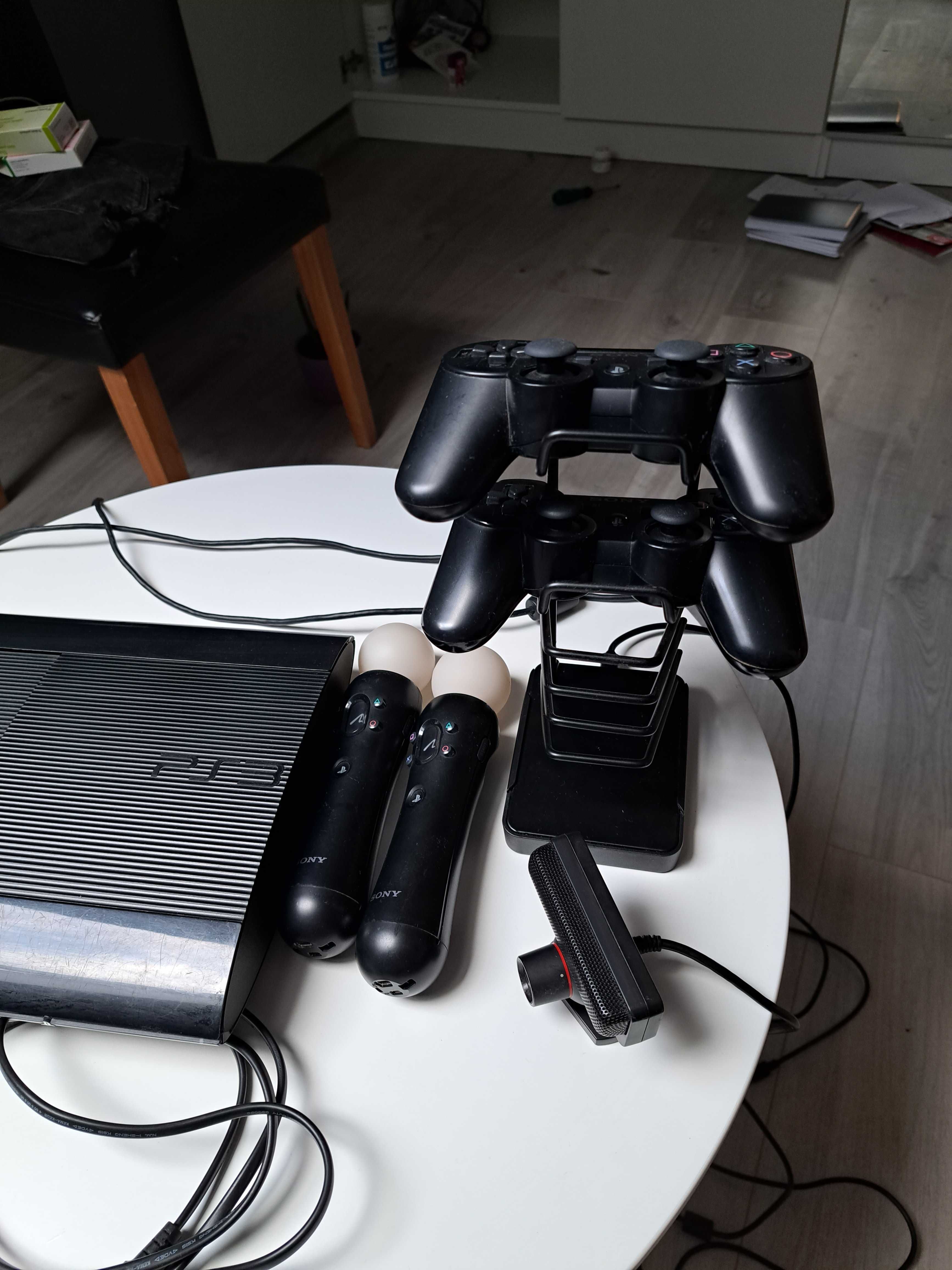 Konsola Sony Playstation 3 Super Slim 500 GB + 2 pady+ 2 move