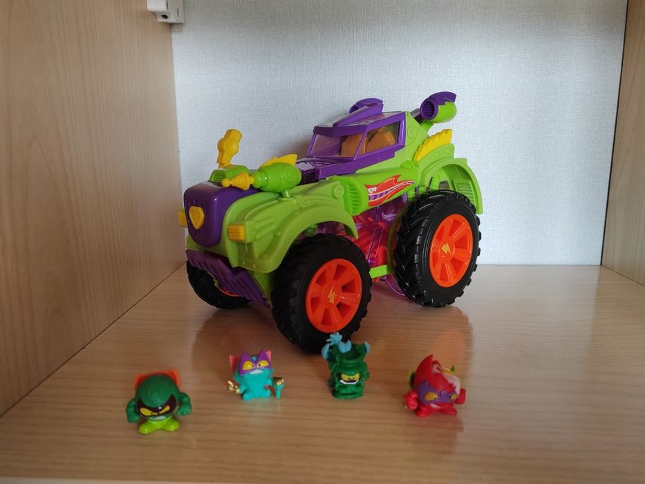 Monster Roller SuperThings