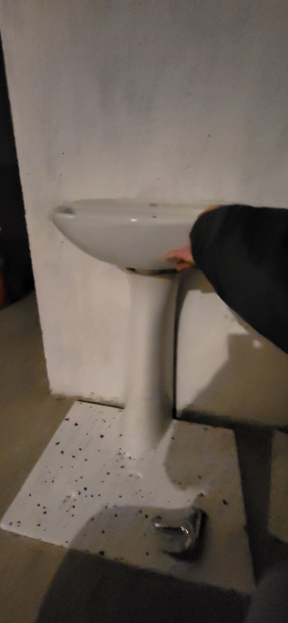 Umywalka łazienkowa Mito 50cm na nodze z postumentem. Bateria Gratis