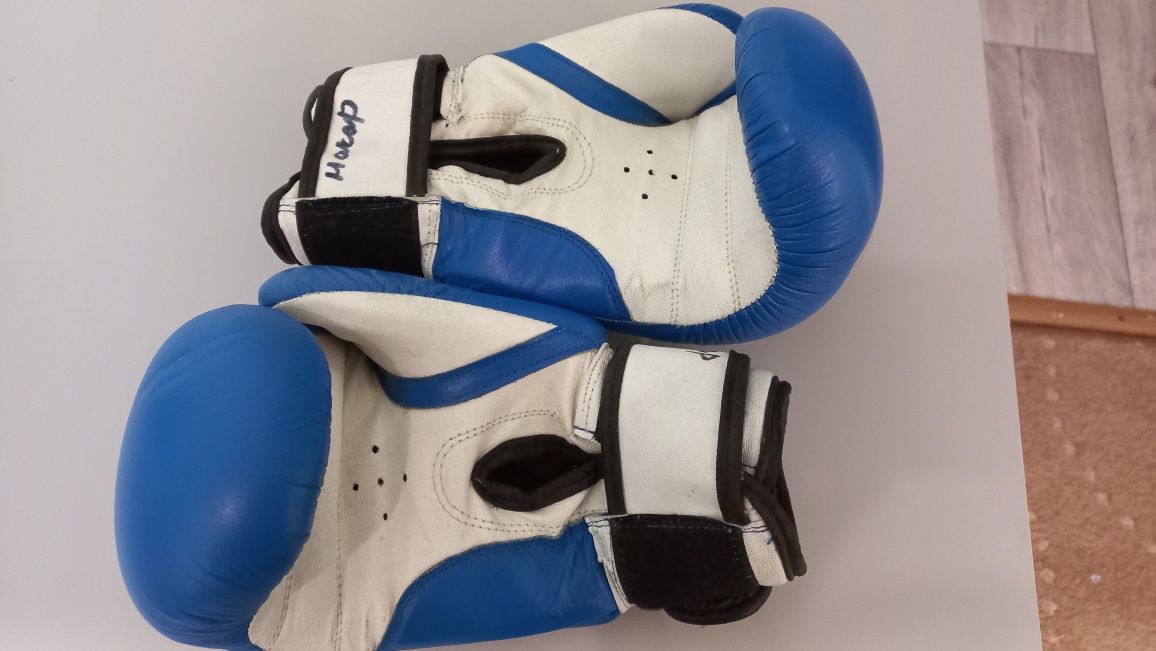 Перчатки для бокса