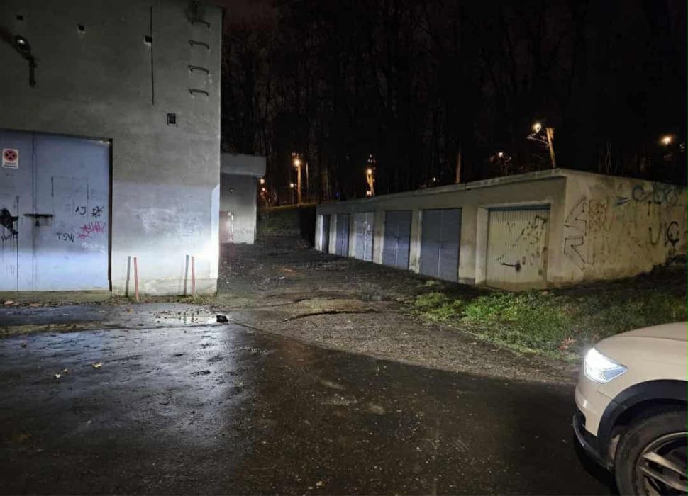 Garaż Zlotego Wieku wynajme miejsce na motocykl garaz Mistrzejowice