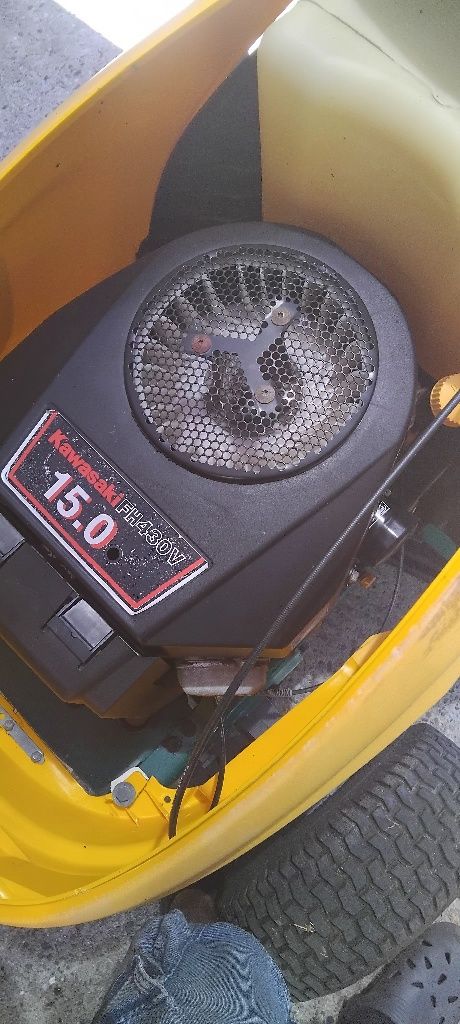 Tractor corta relva