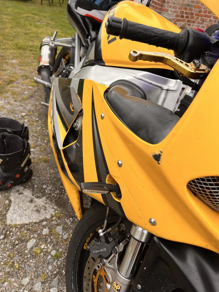 Suzuki GSXR 750 plus kask i buty