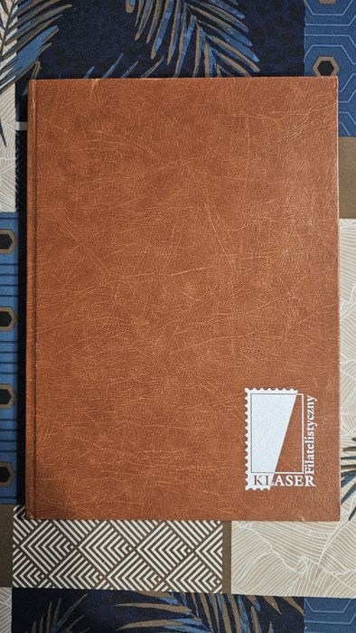 Klaser filatelistyczny + znaczki