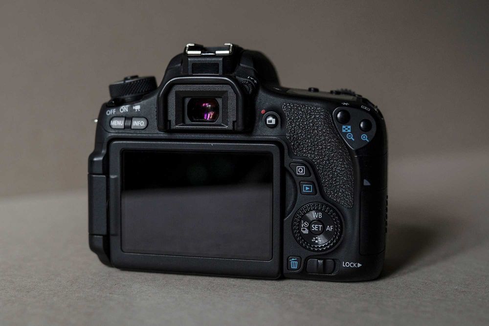 Canon eos 760d body