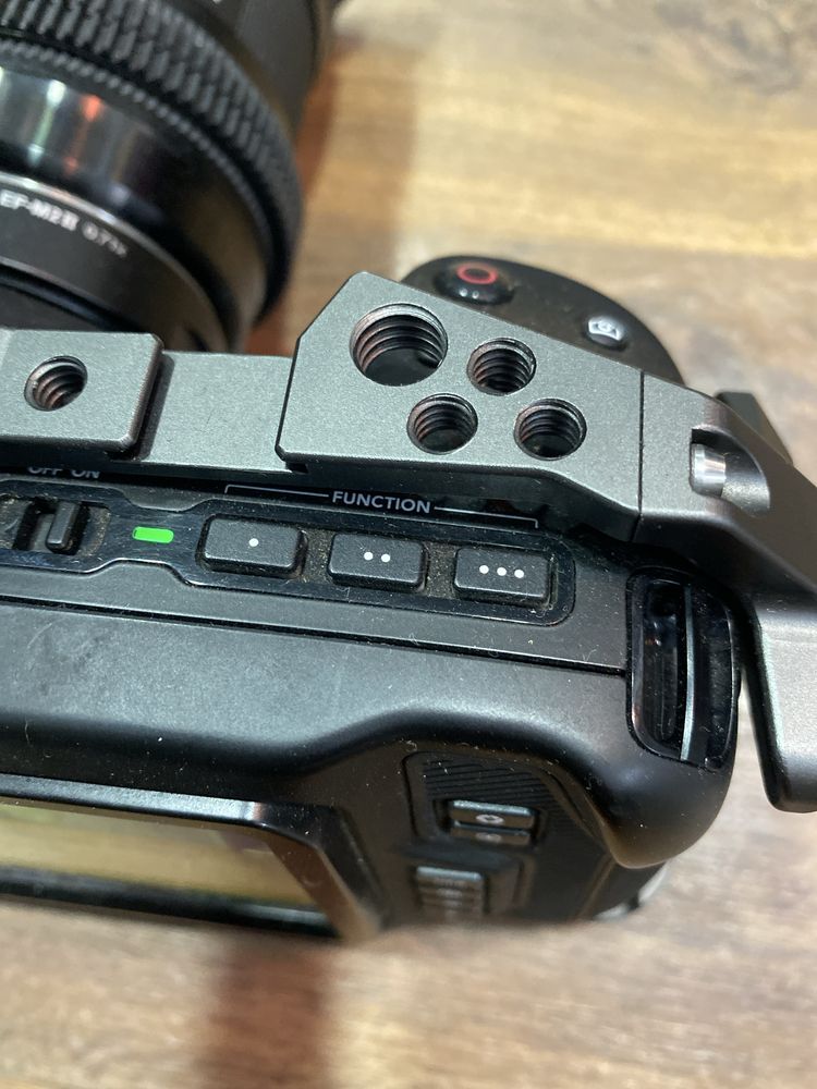 Blackmagic Cinema Camera 4k com Lente e Rig