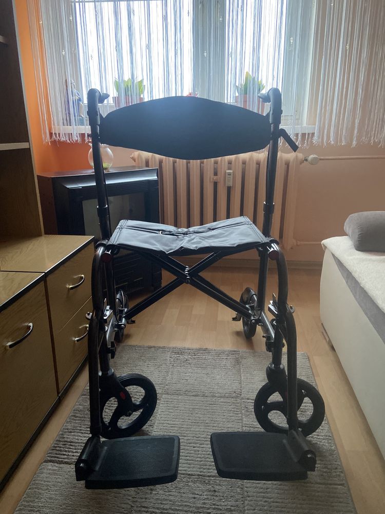 Sprzedam chodziko-wózek dla osoby niepełnosprawnej.