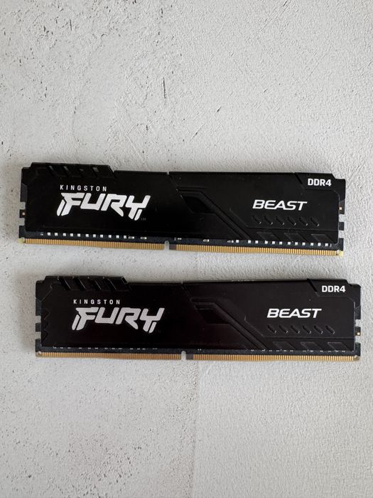 Kingston Fury Pamięć RAM DDR4 3200mhz CL16 (48GB)