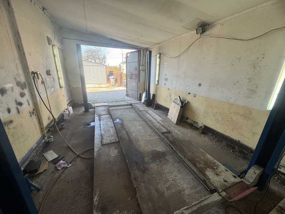 Podnosnik 4 kolumnowy Fog wraz z podnośnikiem nożycowym 3T