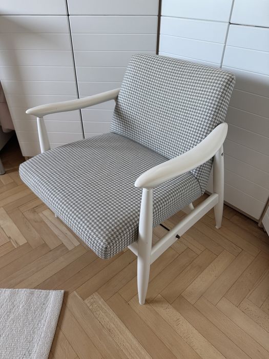 Fotel PRL po renowacji