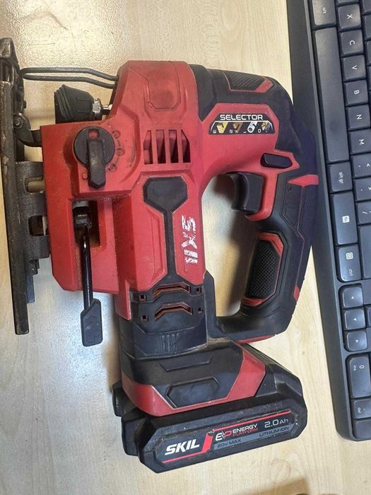 Wyrzynarka skil sw1e341001 z baterią
