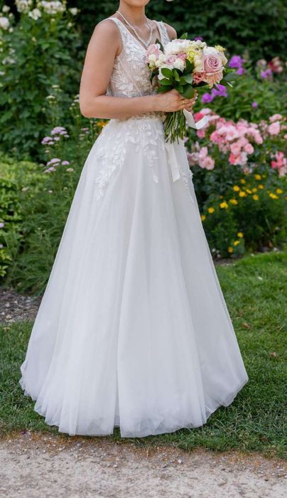 Piękna suknia ślubna, kolekcja 2025