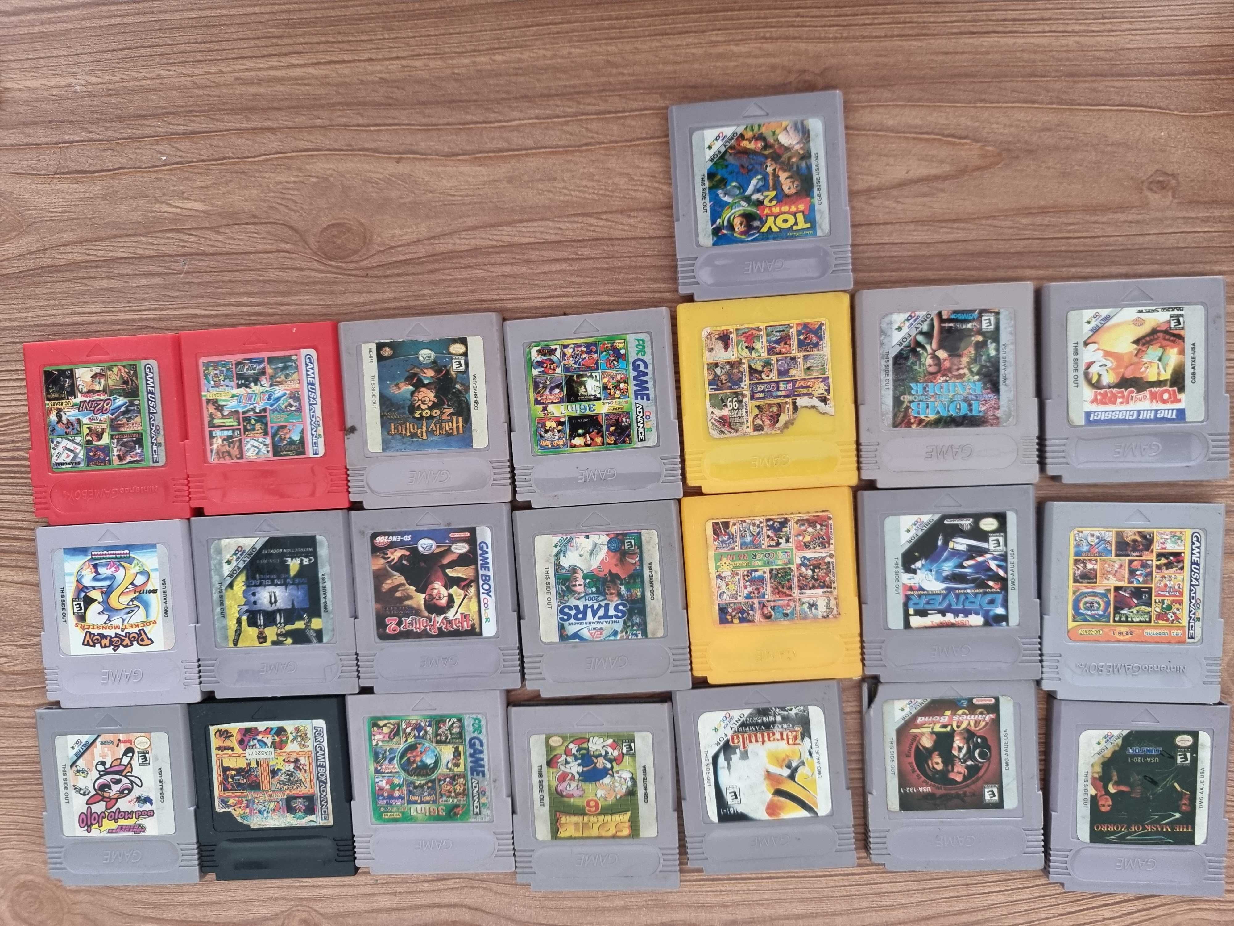 Game boy color + jogos usados