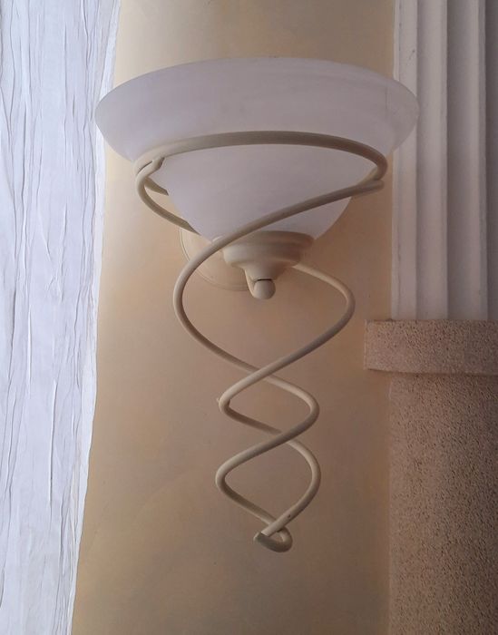 Lampa kinkiet biały lub zielony z kloszem