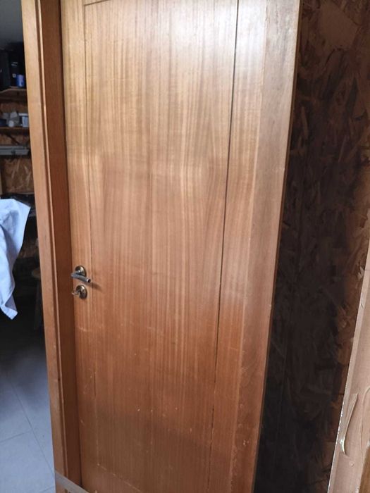 Duas Portas (a abrir para a direita)