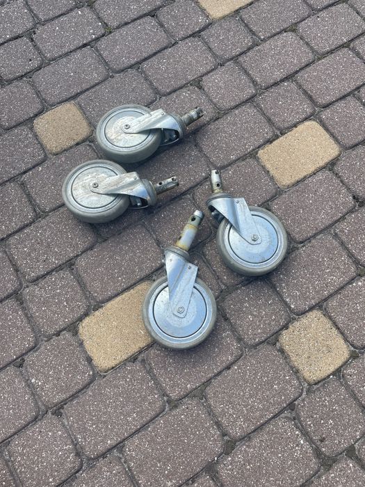 Kółka od łóżka szpitalnego