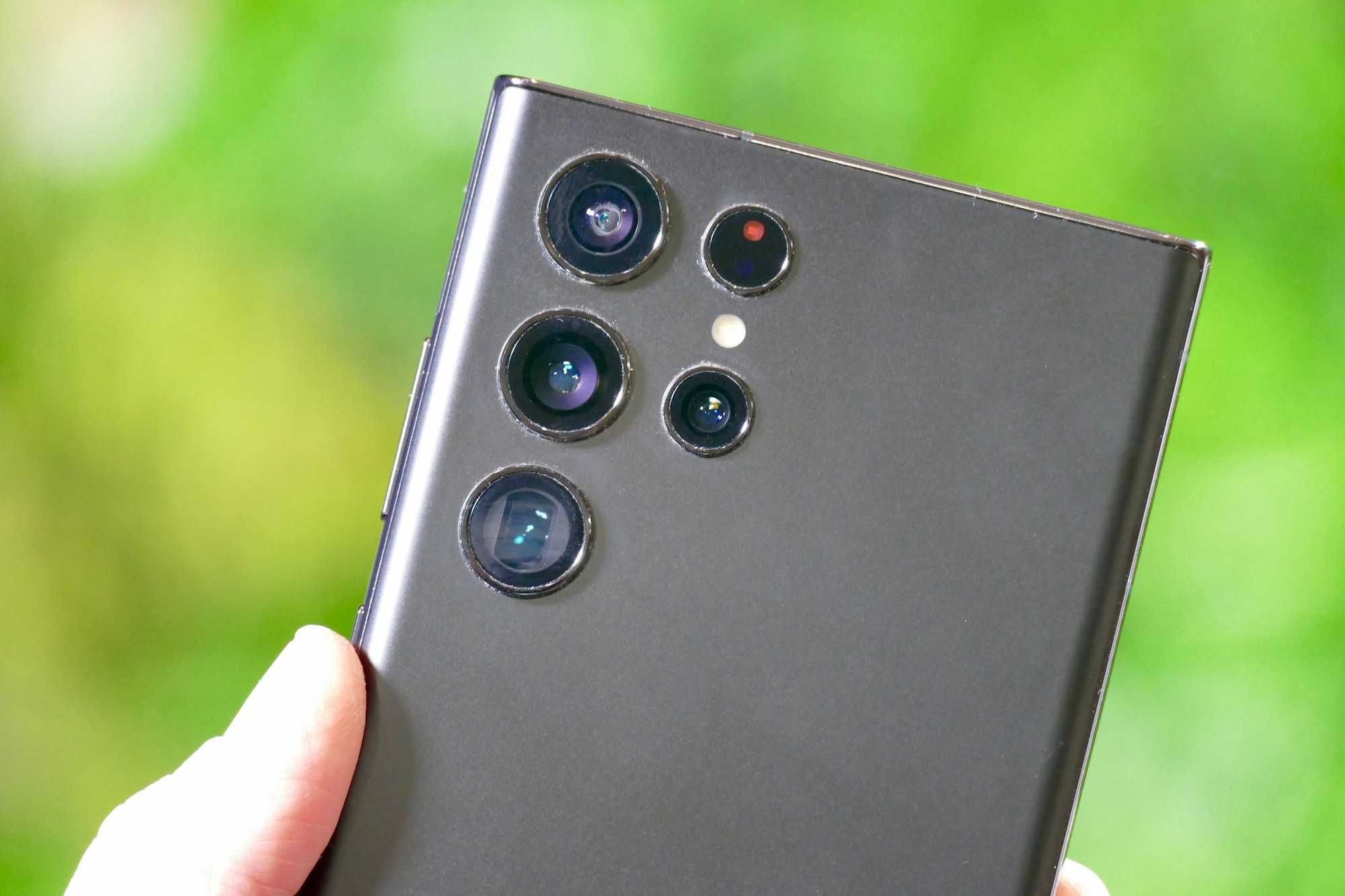 S22 ultra com a trazeira um pouco danificada