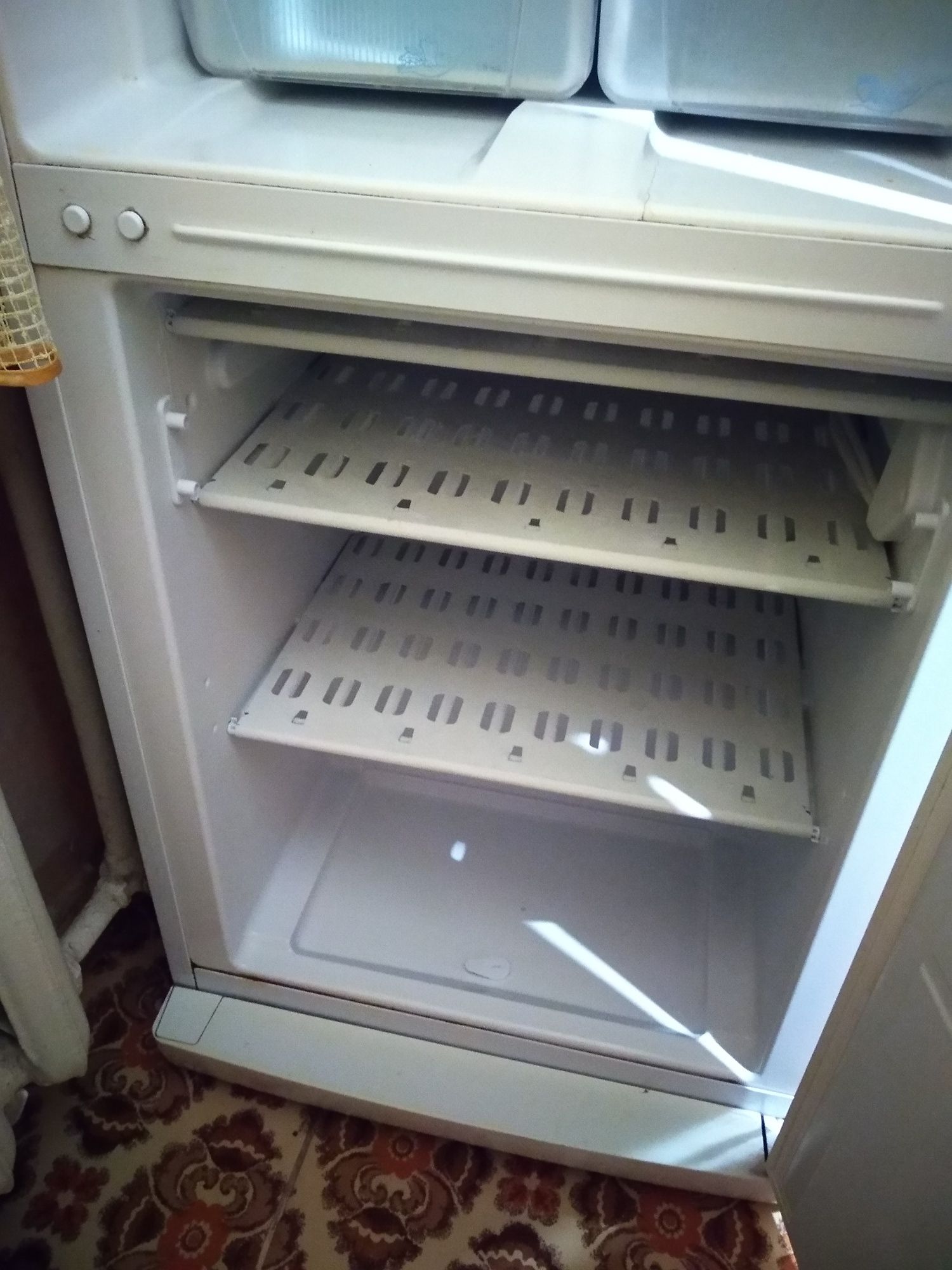 Холодильник Indesit SB 027.167