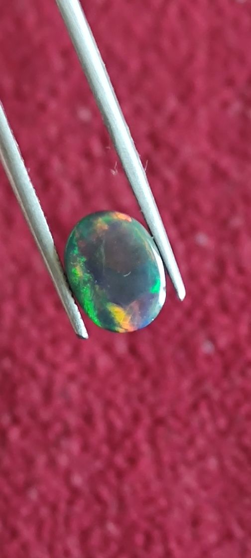 Opal naturalny 1,9 ct Black