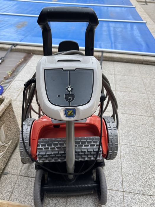 Aspirador robot para piscina