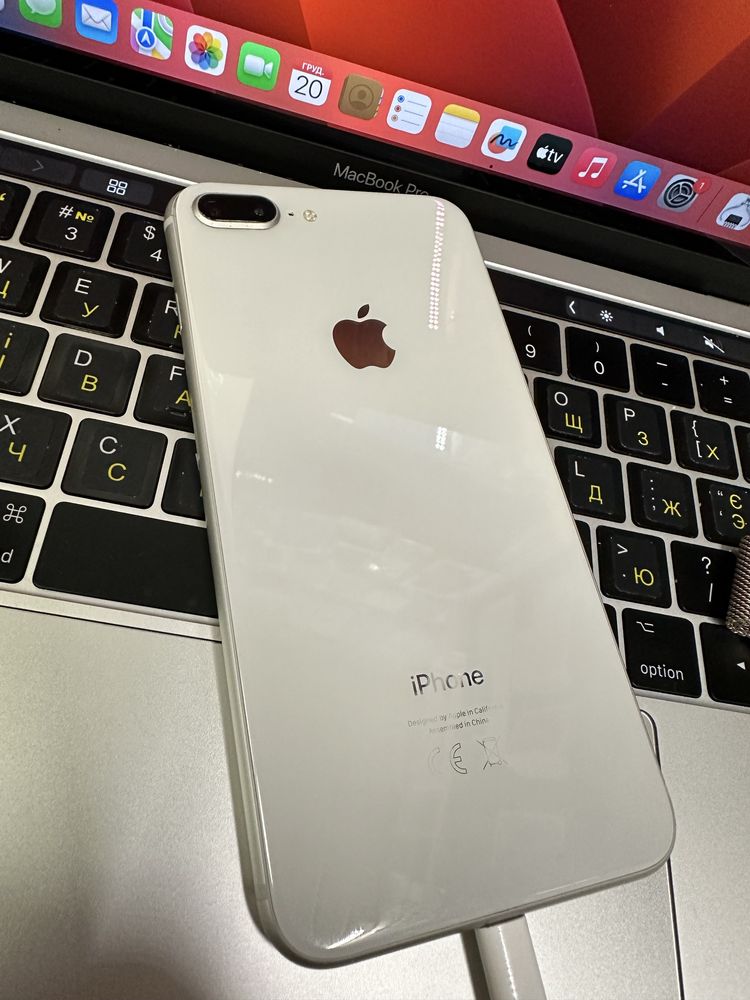 Продам iphone 8 plus 64gb r-sim скло екрану бите
