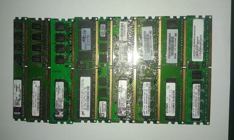 Memoria ram DDR 2 1Gb vendo e compro material informatico