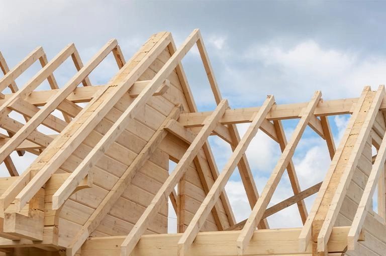 Więźba dachowa, drewno konstrukcyjne