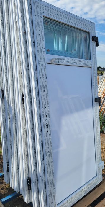 Drzwi PVC do domu biura sklepu