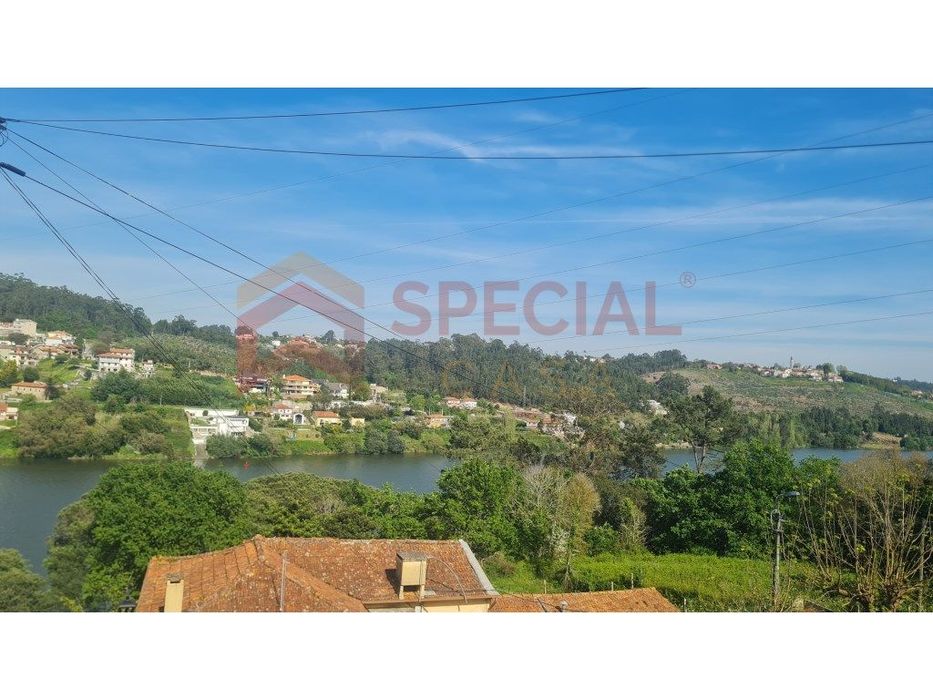 Moradia (4 casas) para investimento em Avintes