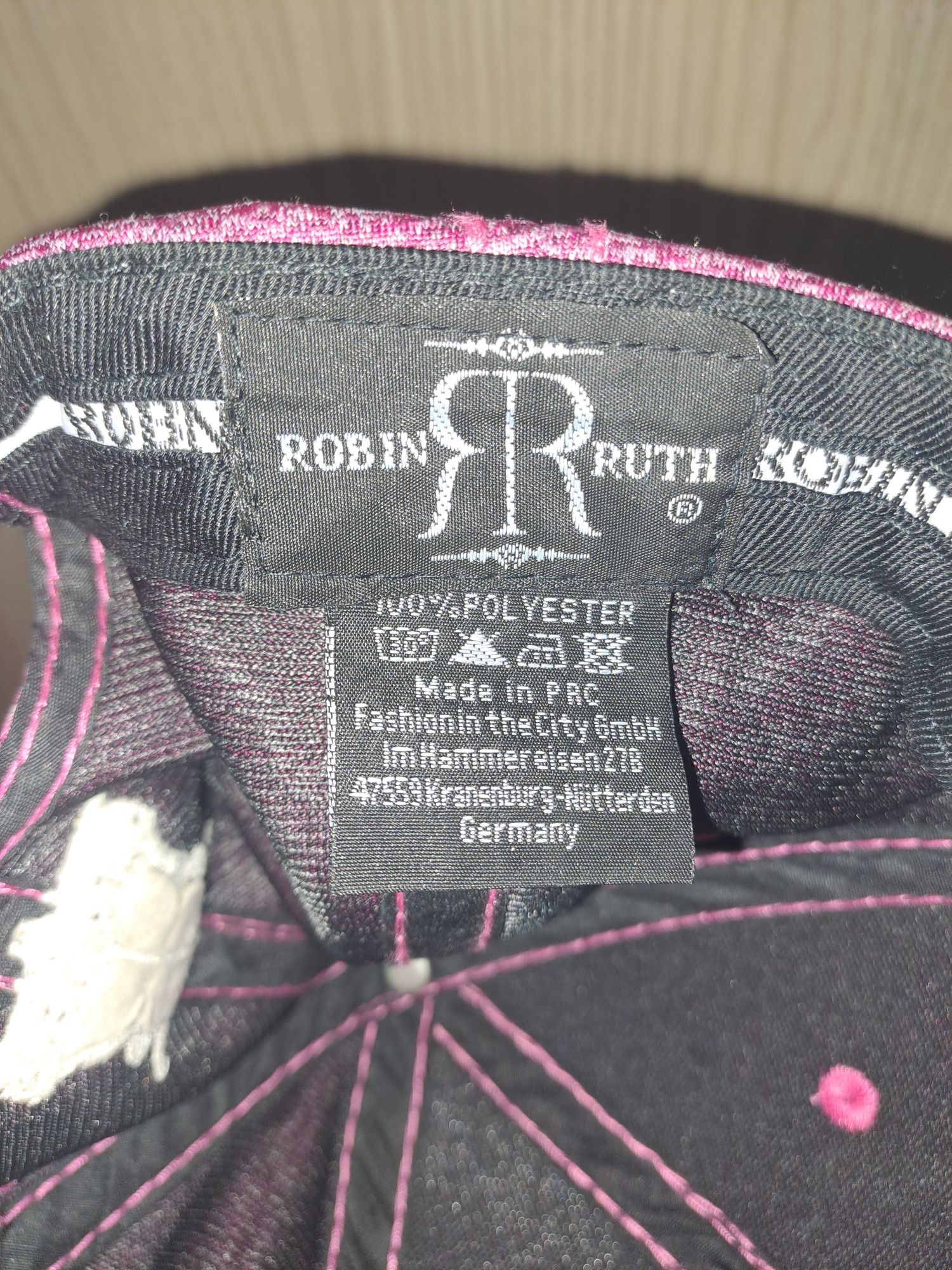 (813) Czapka damska Robin Ruth